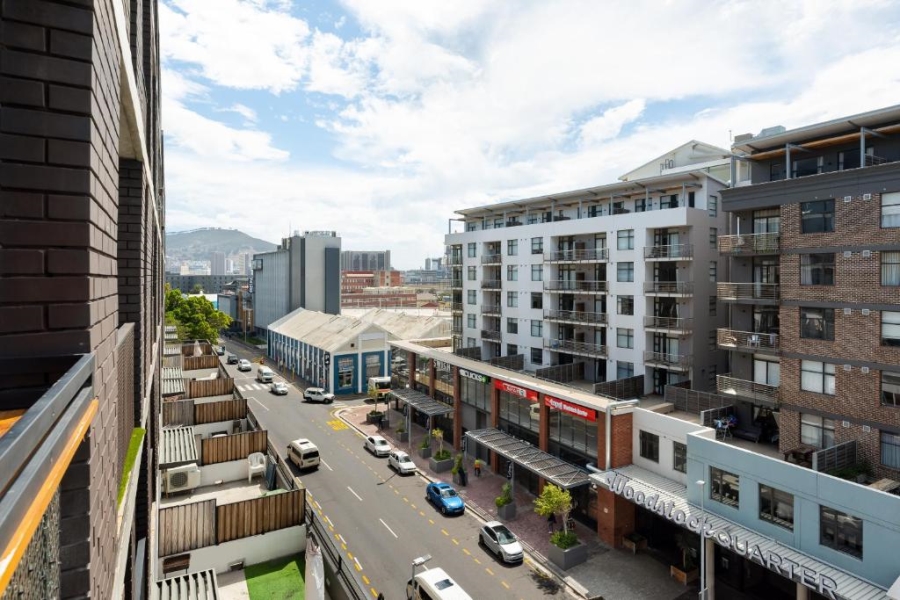 To Let 2 Bedroom Property for Rent in Woodstock Western Cape